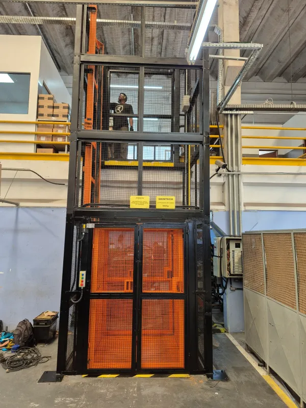 Elevador de Carga Skintech - Eficiência e Segurança