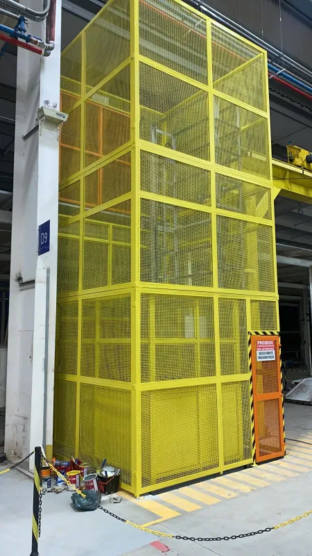 Elevador de Carga Skintech - Eficiência e Segurança